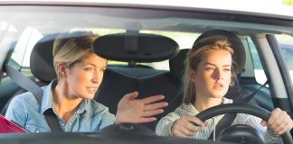 Choose a Driving School: Factors for Parents and Teenagers